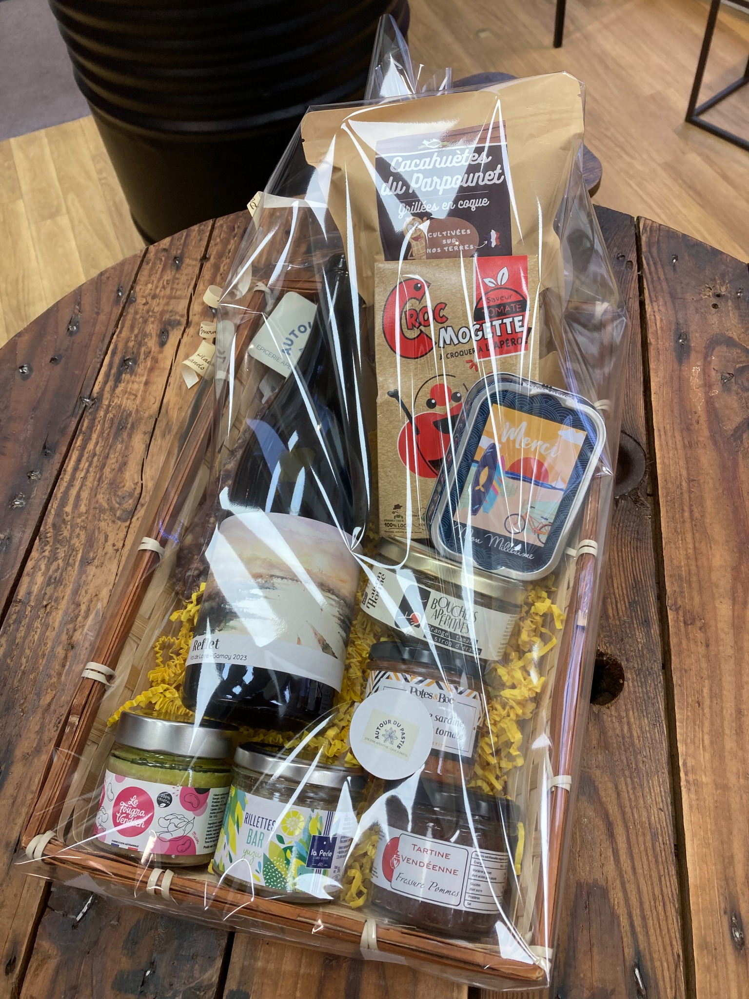 Panier garni de produits vendéens réalisé par Le Comptoir de Matthieu à La Roche-sur-Yon