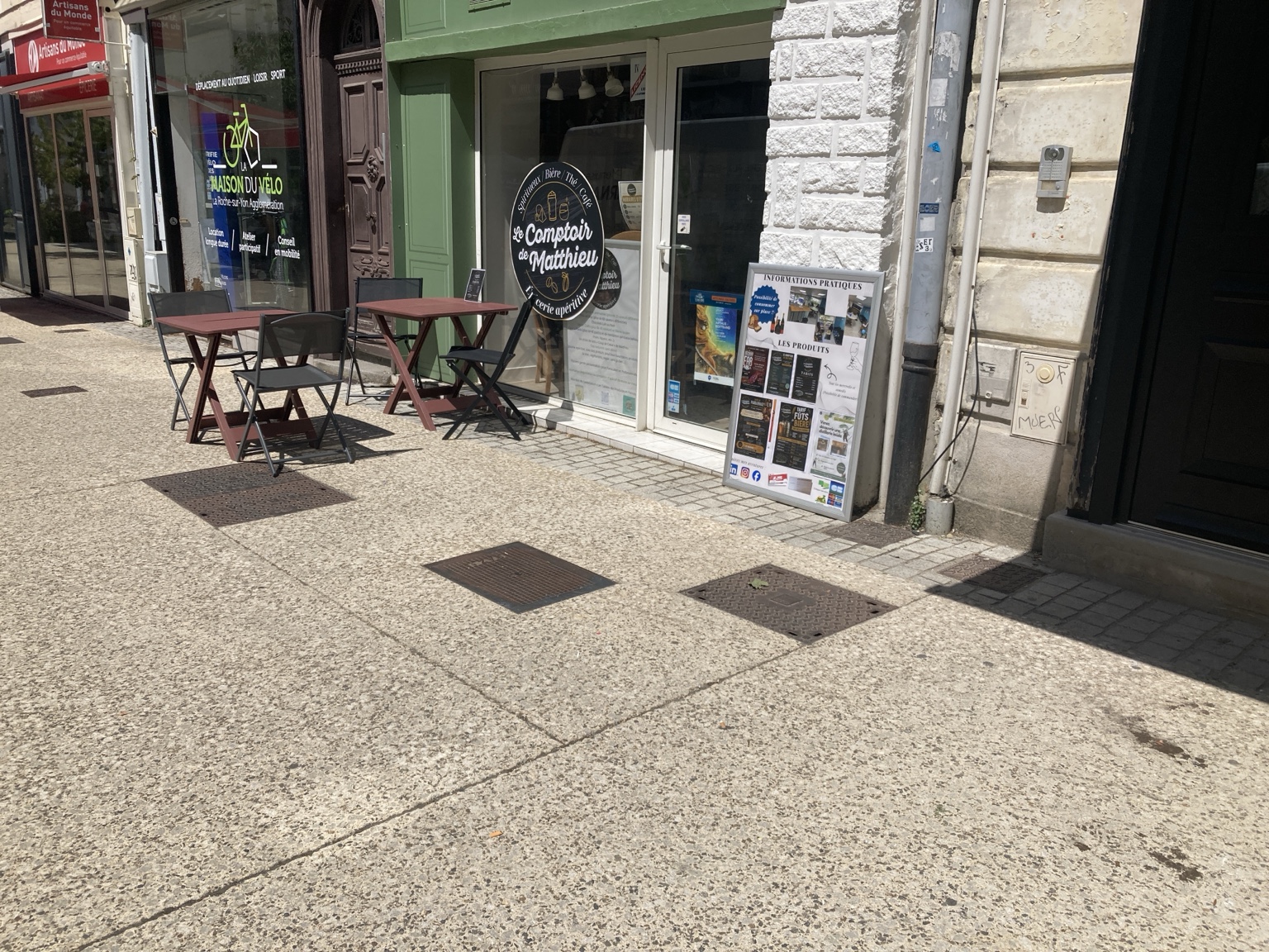 Terrasse du Comptoir de Matthieu rue des Halles